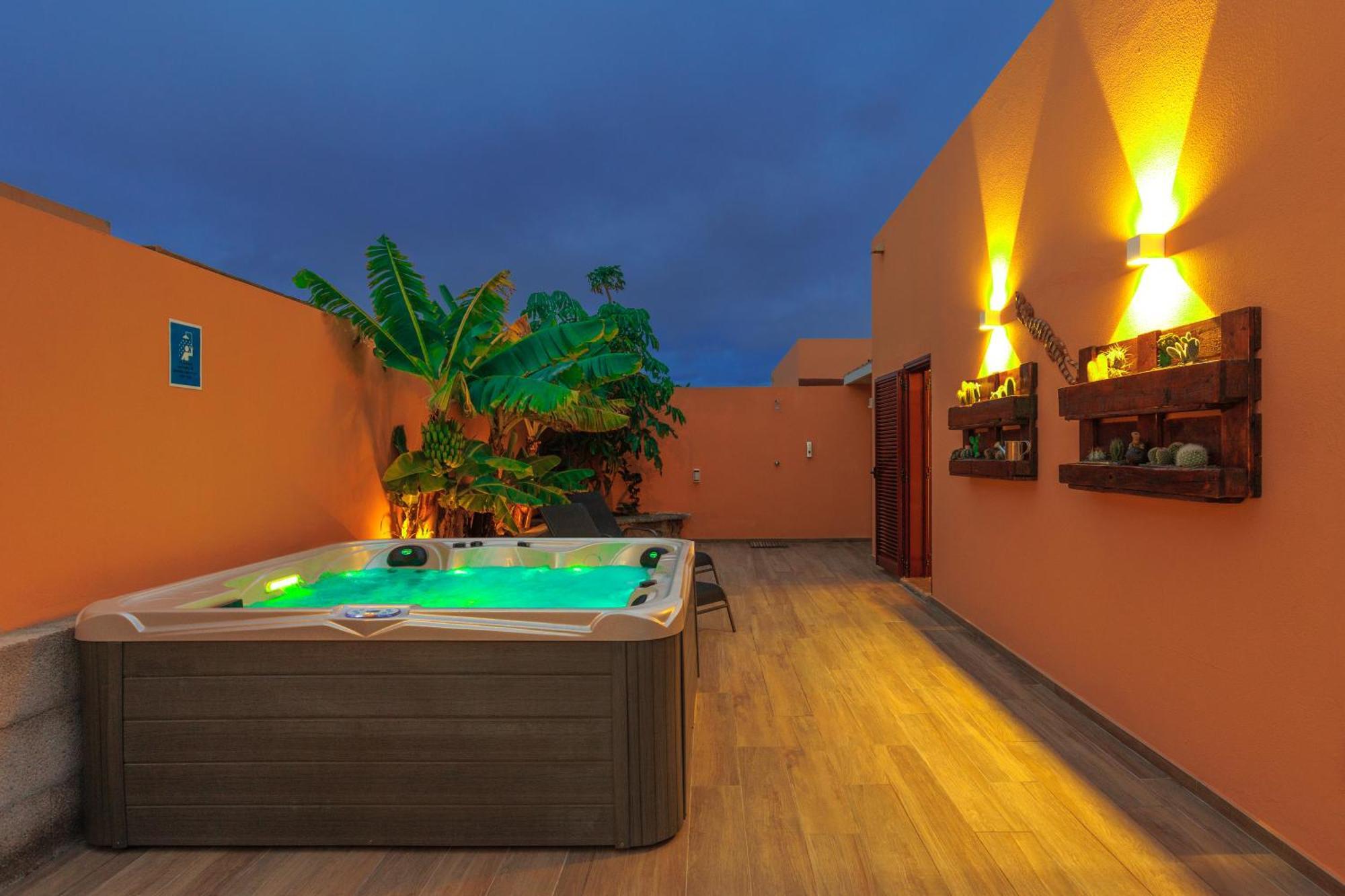 Villa Jacuzzi & Barbecue La Oliva Bagian luar foto
